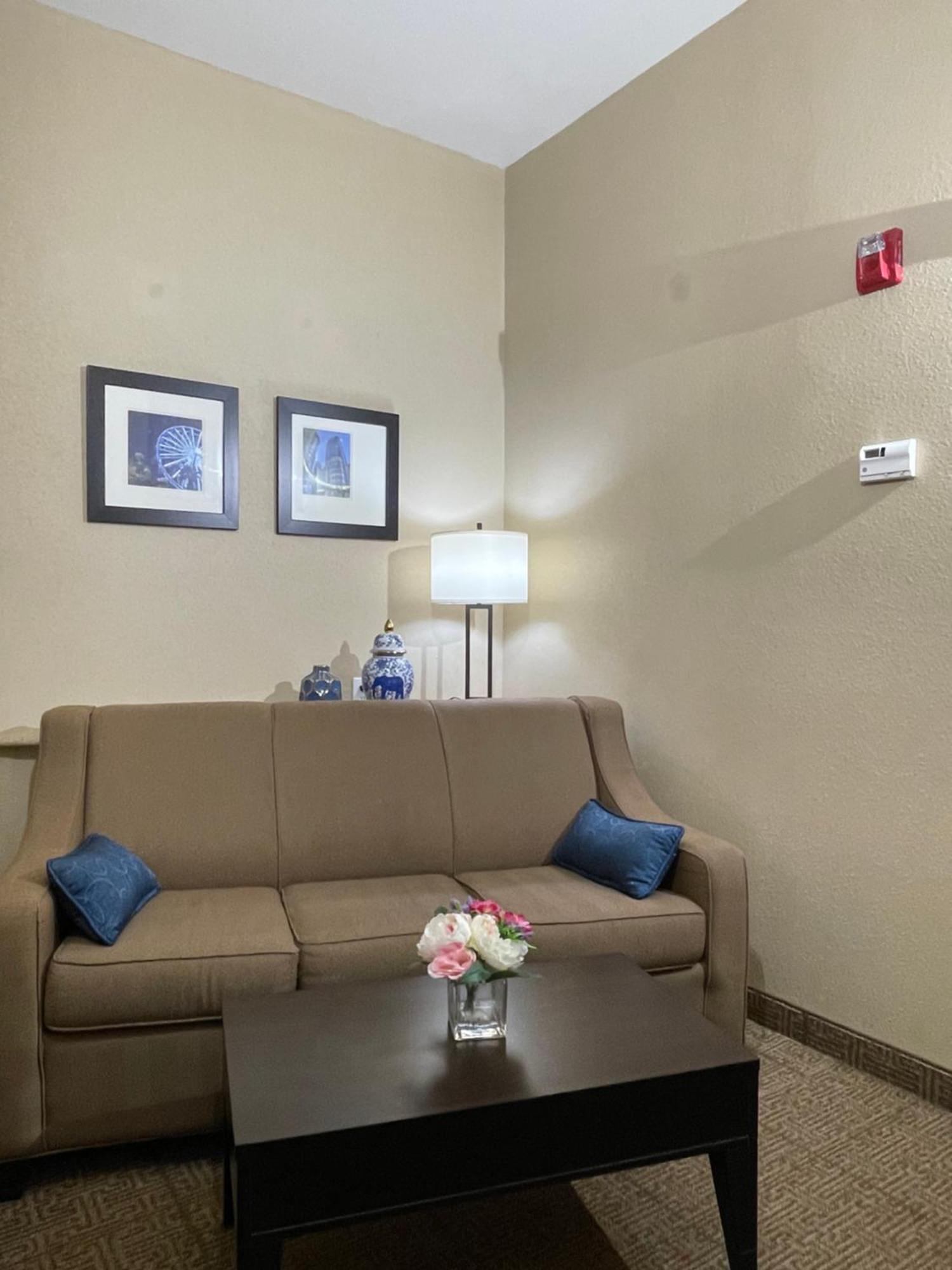 Spark By Hilton Houston Hobby Airport Bagian luar foto